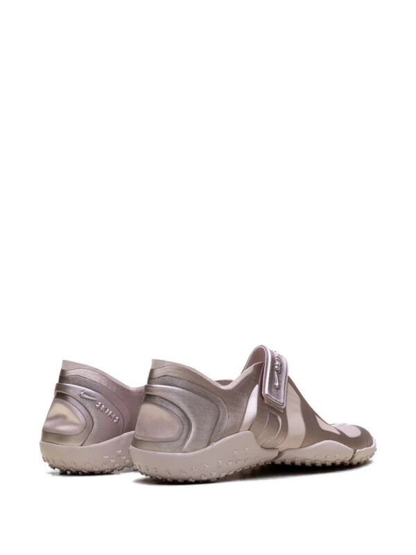 imgi_3_34034588_65575422_1000.jpg Nike SKIMS Rift Satin strap sneakers