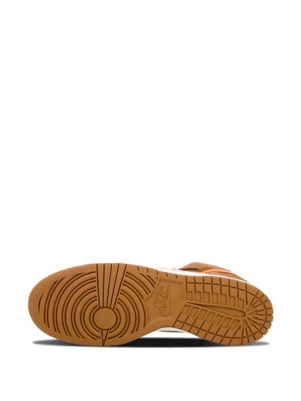 imgi_4_14088870_18503272_1000_414506ea-8273-43d1-a271-78f8c8c37a28.jpg Nike Dunk High Premium sneakers