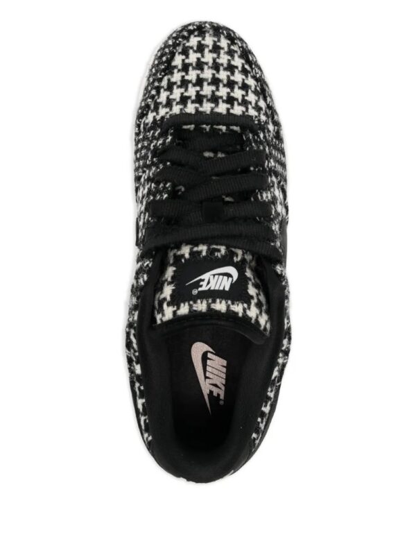 imgi_4_31973231_62057157_1000-1.jpg Nike patterned sneakers