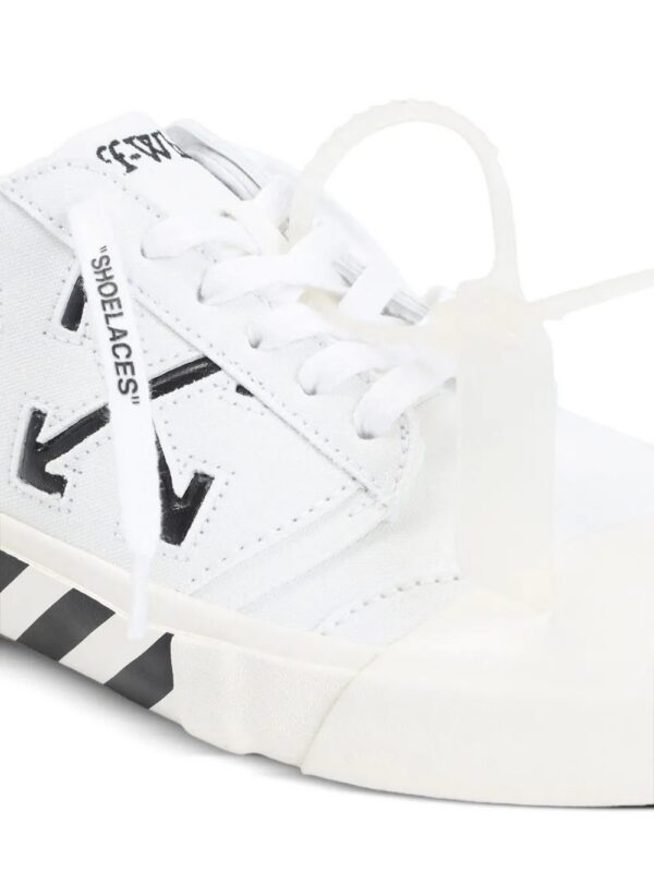 imgi_4_32201310_62204283_1000.jpg Off-White logo-detail lace-up sneakers