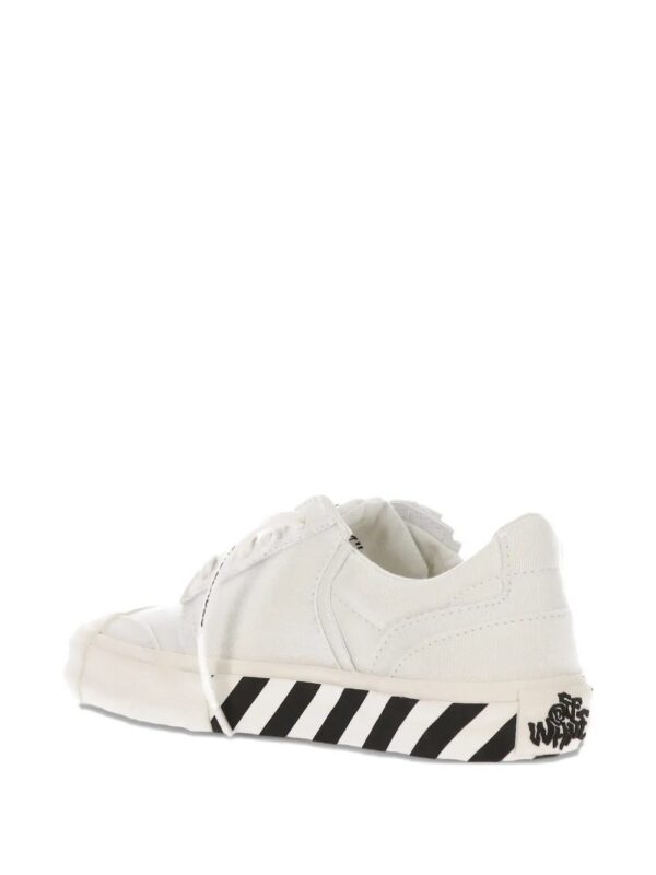 imgi_4_32263442_62136471_1000.jpg Off-White arrow-stripe sneakers