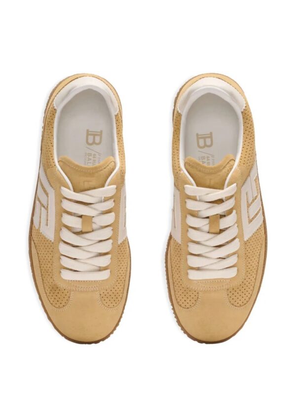 imgi_4_32570616_62776969_1000.jpg Balmain Swan perforated-detail sneakers