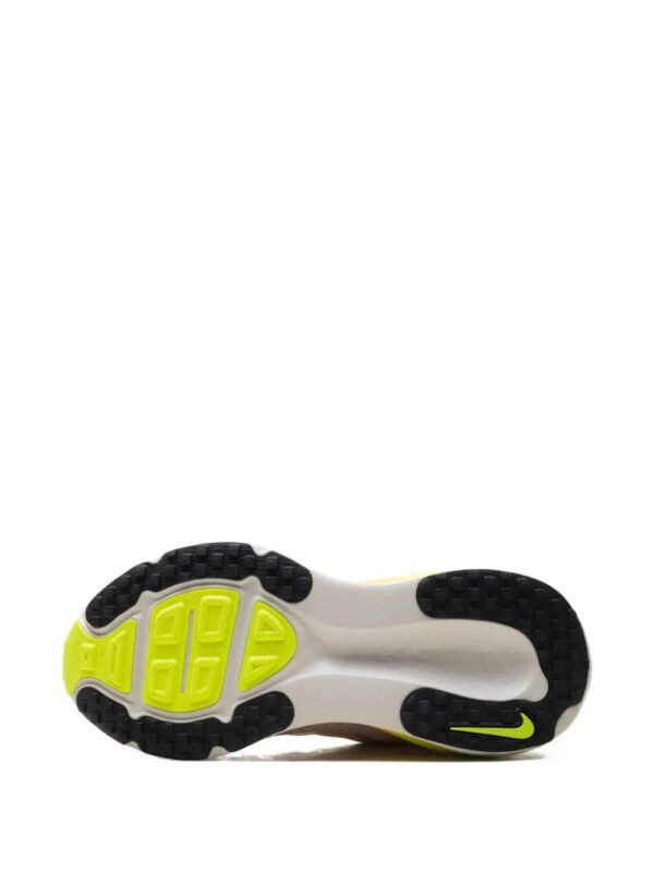 imgi_4_32623059_62990910_1000.jpg Nike Vomero 18 sneakers