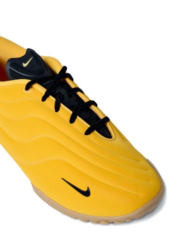Nike  Astra Ultra wave-patterned sneakers