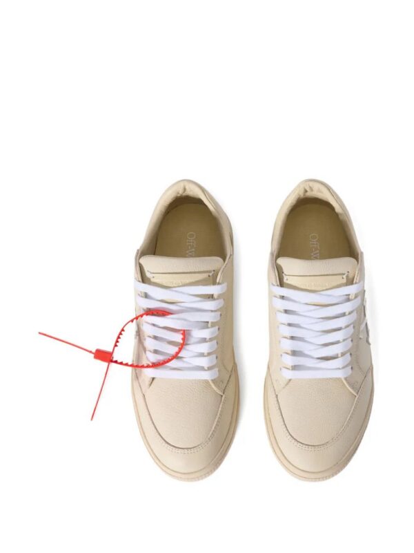 imgi_4_33133395_63522477_1000.jpg Off-White Arrow Vulc low sneakers