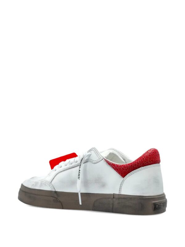imgi_4_33212212_64053359_1000.jpg Off-White arrow textured leather sneakers