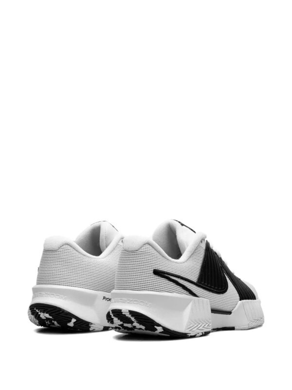 Nike  Zoom Challenge sneakers