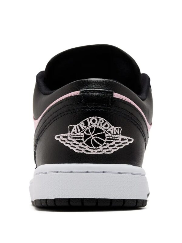 imgi_4_33319391_64243528_1000.jpg Nike Air Jordan 1 low logo sneakers