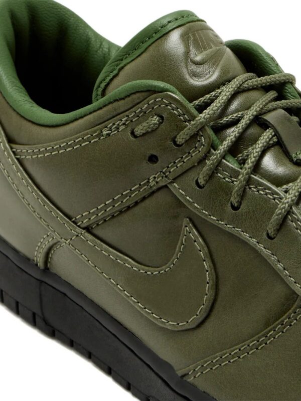 Nike  Dunk Low logo-detail trainers