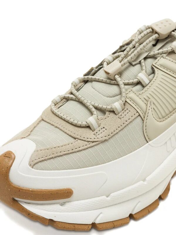 imgi_4_33319409_64055601_1000.jpg Nike Zoom Vomero Roam sneakers