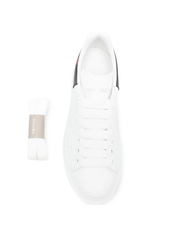 imgi_4_33741751_65771741_1000.jpg Alexander McQueen Oversized low-top skull-details sneaker