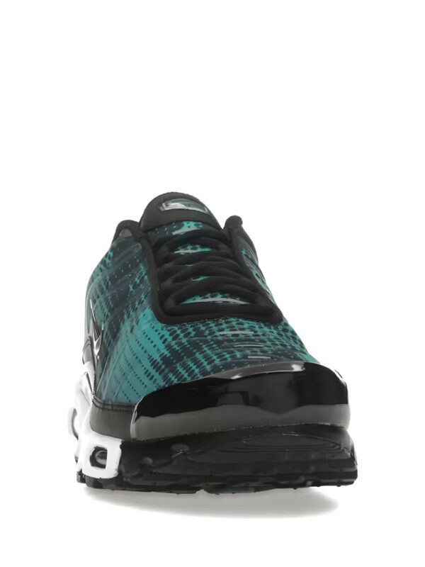 imgi_4_33982117_64893674_1000_b676f62a-ee9a-4f23-a1cb-d79dccbd9eb3.jpg Nike Air Max Plus TN Dot Pattern lace-up sneakers