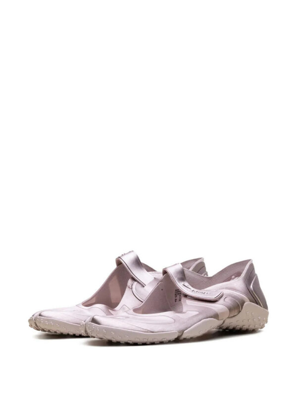 imgi_4_34034588_65626785_1000.jpg Nike SKIMS Rift Satin strap sneakers
