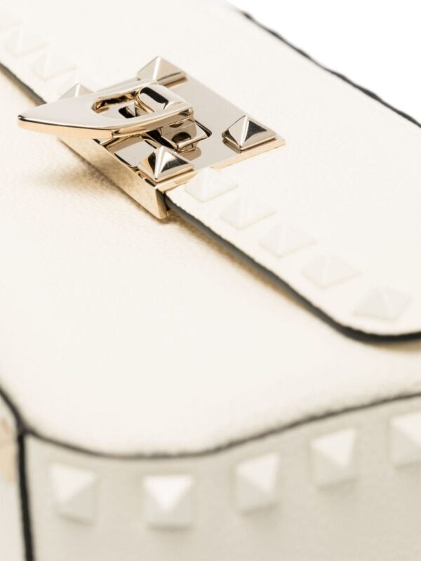 23035297_53297754_1000.jpg Valentino Garavani Rockstud-embellished crossboady bag