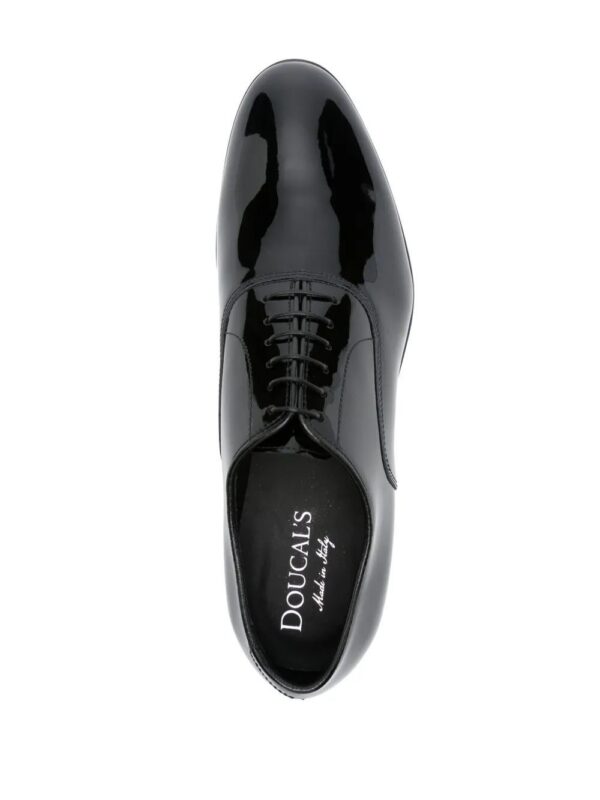 23148025_53314450_1000.jpg Doucal's patent-leather oxford shoes