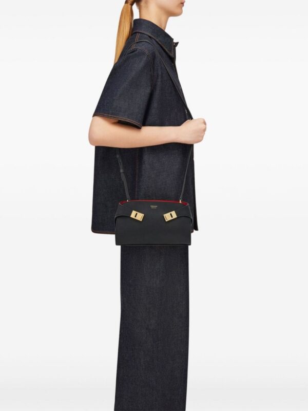 23495479_53714391_1000.jpg Ferragamo mini Hug cross body bag