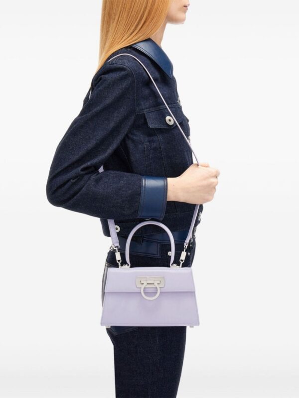 23496614_53933669_1000.jpg Ferragamo Iconic patent-leather tote bag