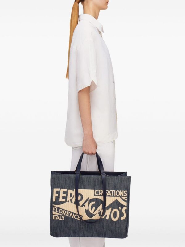 23496639_53714279_1000.jpg Ferragamo large Venna logo-embroidered tote bag