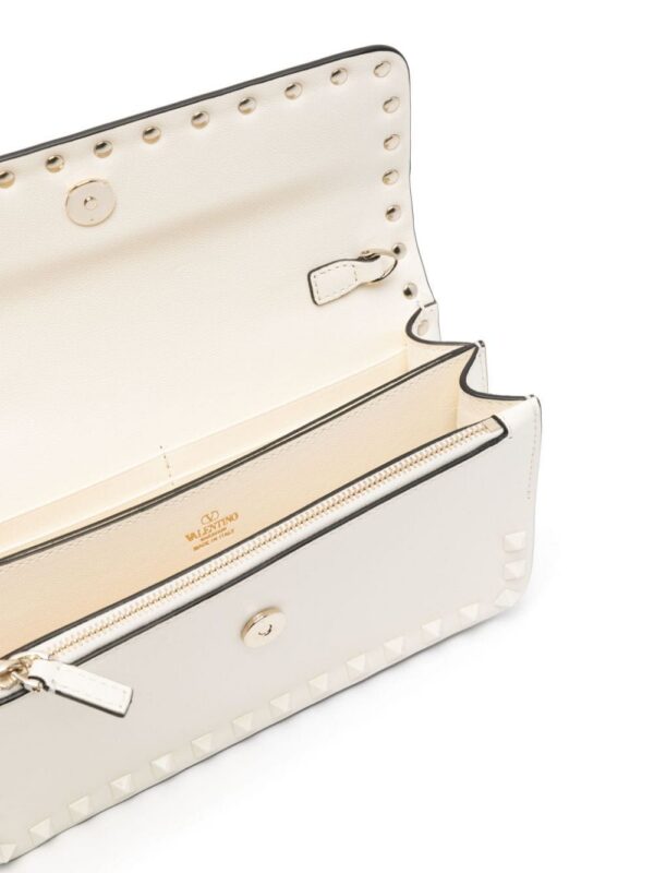 23510051_53497880_1000.jpg Valentino Garavani Rockstud leather clutch bag