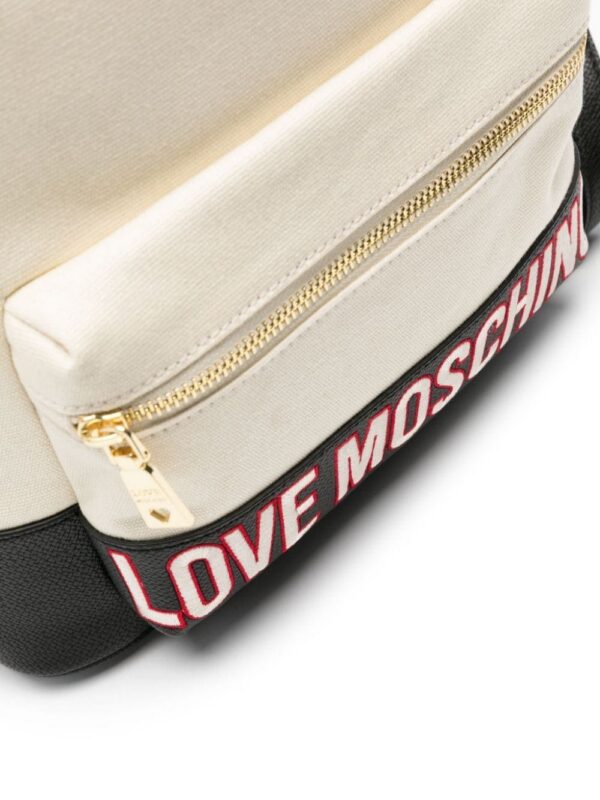 23824957_53858193_1000.jpg Love Moschino logo-embroidered backpack