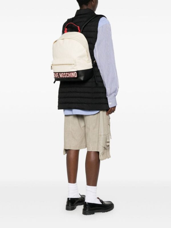 23824957_53858198_1000.jpg Love Moschino logo-embroidered backpack