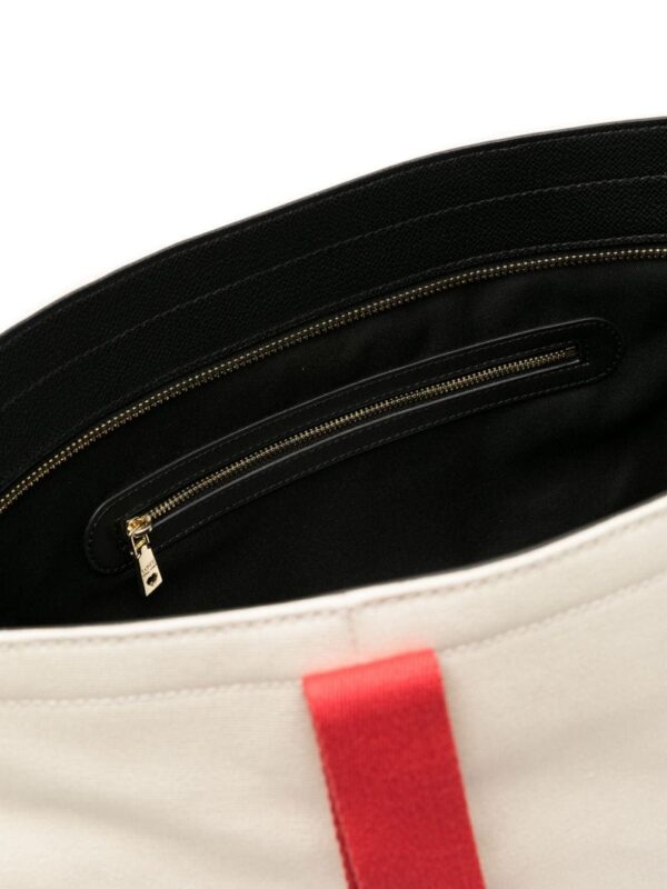 23825323_53861235_1000.jpg Love Moschino logo-embroidered tote bag