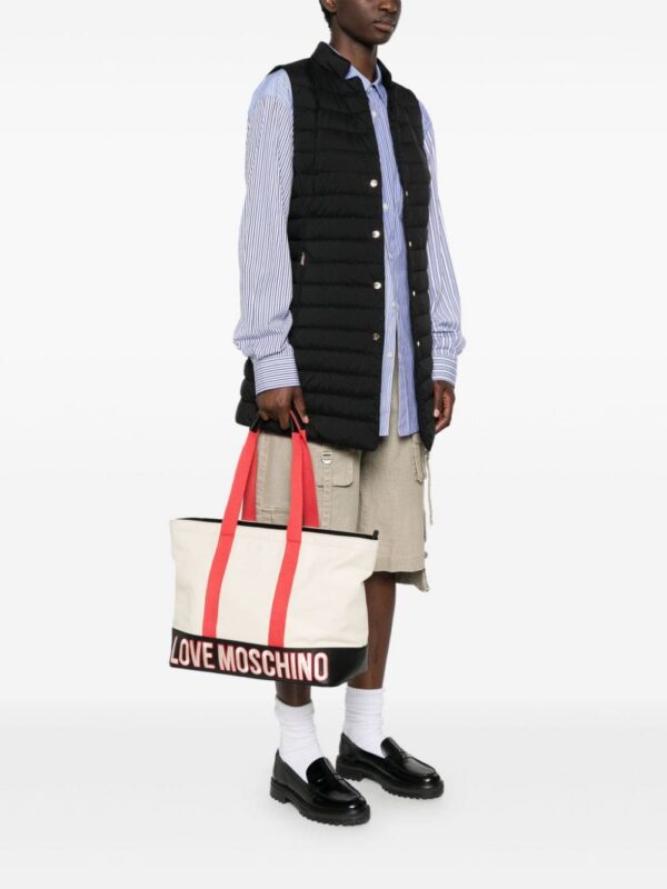 23825323_53861240_1000.jpg Love Moschino logo-embroidered tote bag