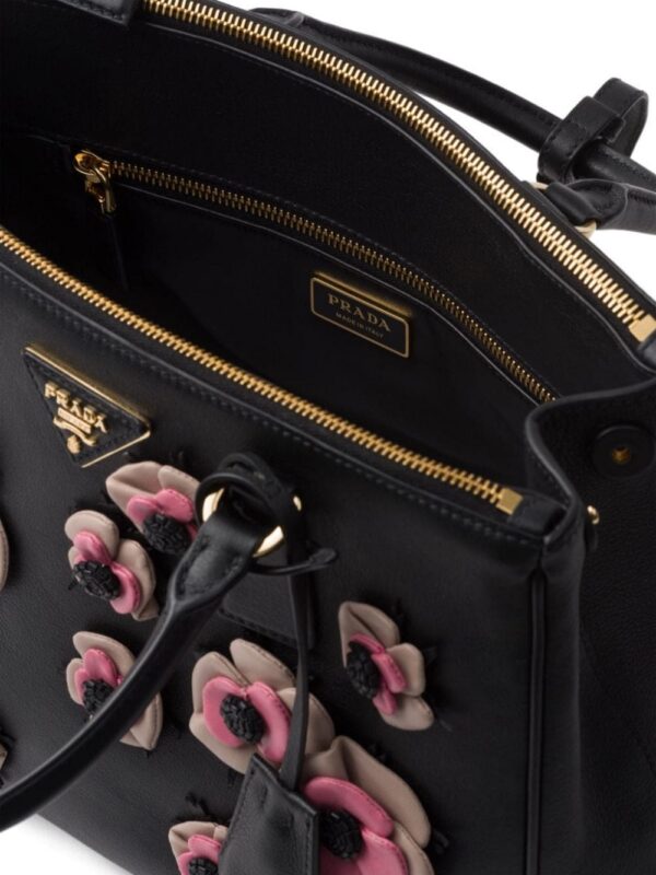 23861616_53991924_1000.jpg Prada large Galleria floral appliqué bag