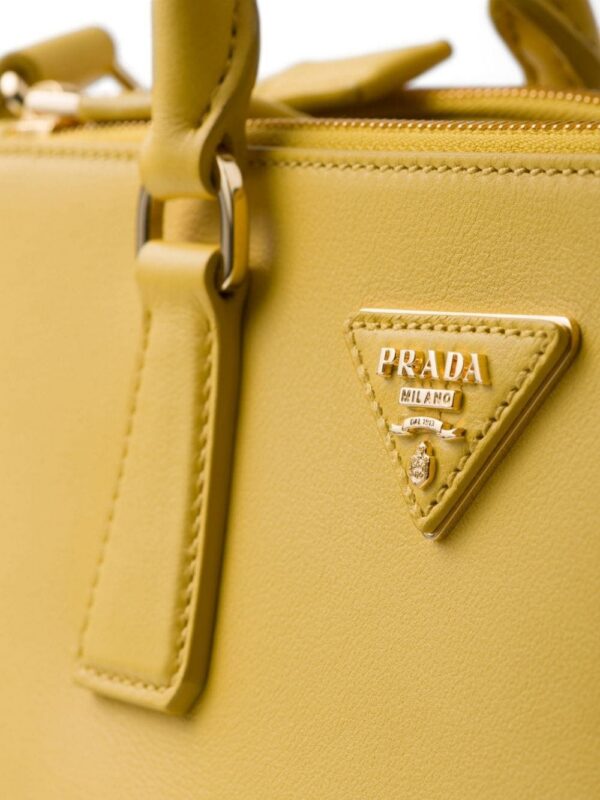 23862018_53992176_1000.jpg Prada large Galleria leather bag