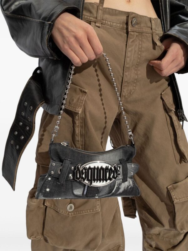 23902923_54107544_1000.jpg DSQUARED2 Gothic logo-plaque shoulder bag
