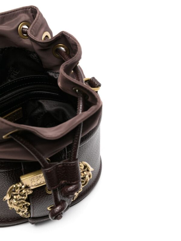 23903811_54086822_1000.jpg Versace Jeans Couture logo-plaque bucket bag