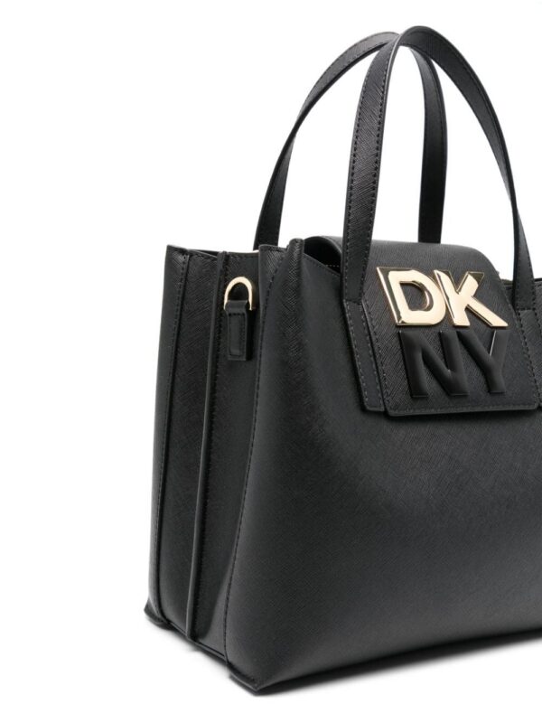 23922113_54060951_1000.jpg DKNY logo-lettering tote bag