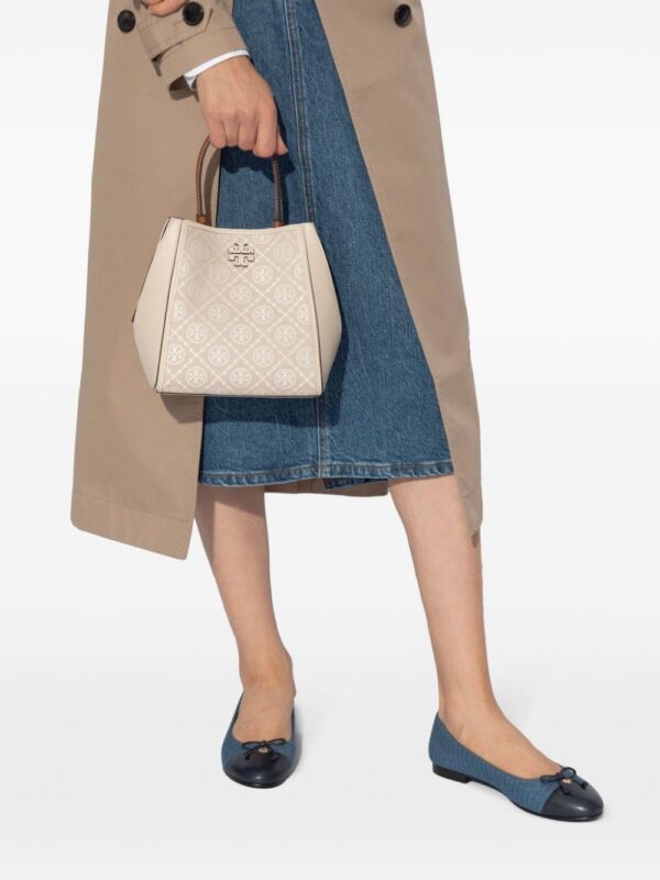 23988630_54096321_1000.jpg Tory Burch McGraw leather bucket bag