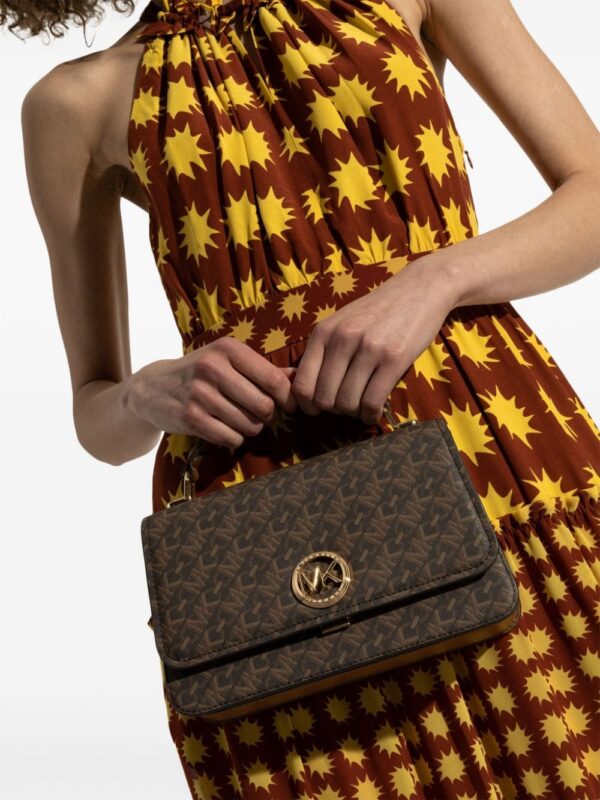 23988746_54093326_1000.jpg Michael Michael Kors monogram logo-plaque tote bag