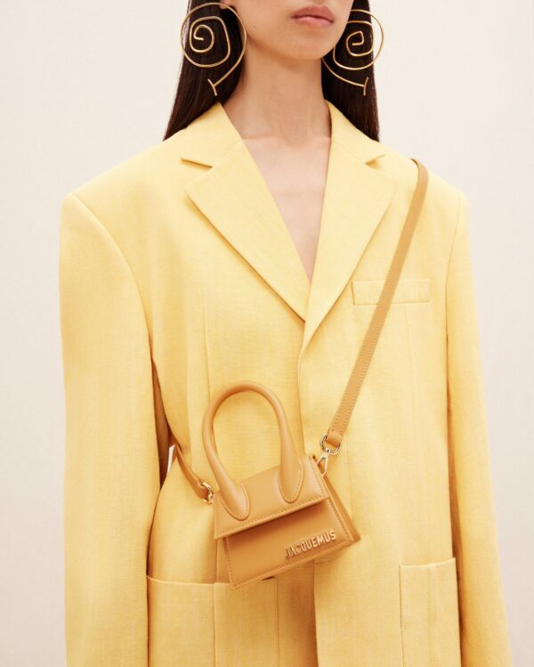 23E213BA001-3060-290_10-scaled-1.jpg Jacquemus Le Chiquito Signature mini handbag.