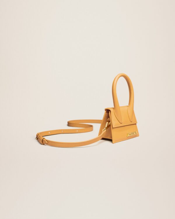 23E213BA001-3060-290_11.jpg Jacquemus Le Chiquito Signature mini handbag.