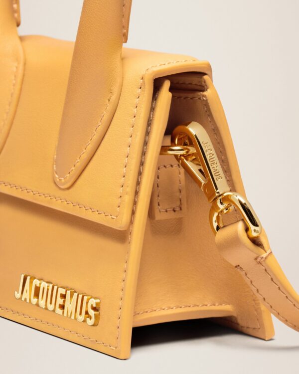 23E213BA001-3060-290_13.jpg Jacquemus Le Chiquito Signature mini handbag.