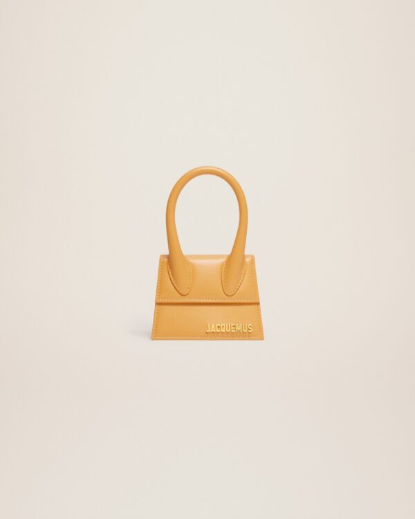 23E213BA001-3060-290_1_main.jpg Jacquemus Le Chiquito Signature mini handbag.