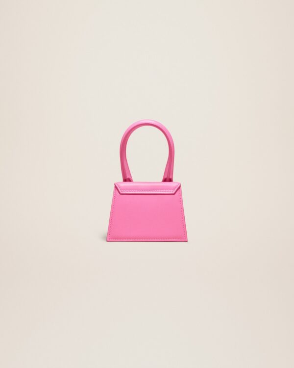 23E213BA001-3060-430_12.jpg Jacquemus Le Chiquito Signature mini handbag.