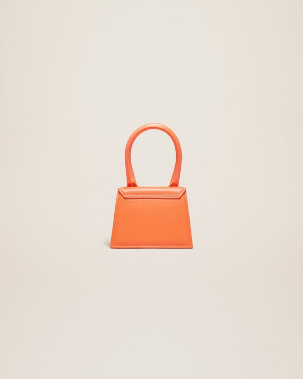 23E213BA001-3060-751_12.jpg Jacquemus Le Chiquito Signature mini handbag.