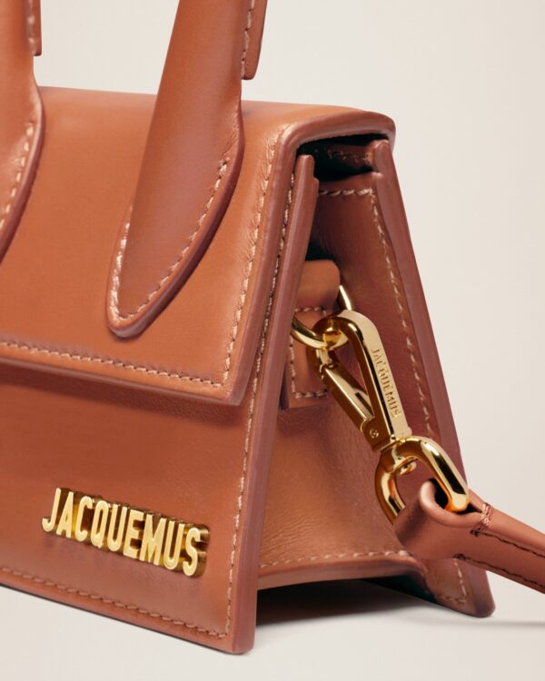 23E213BA001-3072-810_13.jpg Jacquemus Le Chiquito Signature mini handbag.