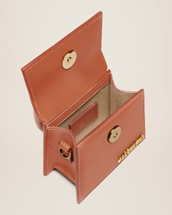 23E213BA001-3072-810_14.jpg Jacquemus Le Chiquito Signature mini handbag.