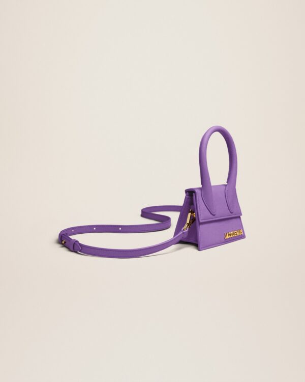 23E213BA001-3088-651_11.jpg Jacquemus Le Chiquito Signature mini handbag.