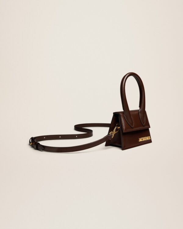 23E213BA001-3100-852_11.jpg Jacquemus Le Chiquito Signature leather mini handbag.