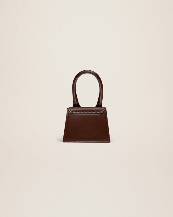 23E213BA001-3100-852_12.jpg Jacquemus Le Chiquito Signature leather mini handbag.