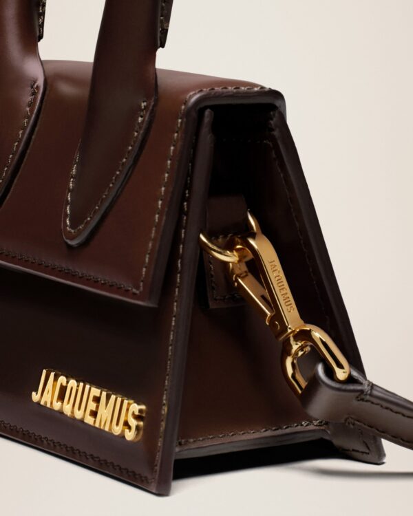 23E213BA001-3100-852_13.jpg Jacquemus Le Chiquito Signature leather mini handbag.