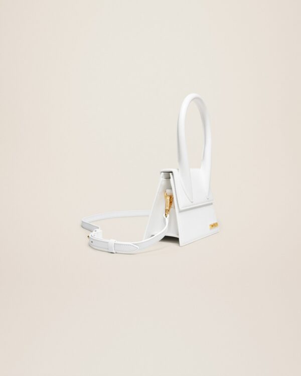 23E213BA002-3000-100_11.jpg Jacquemus Le Chiquito moyen Leather handbag.