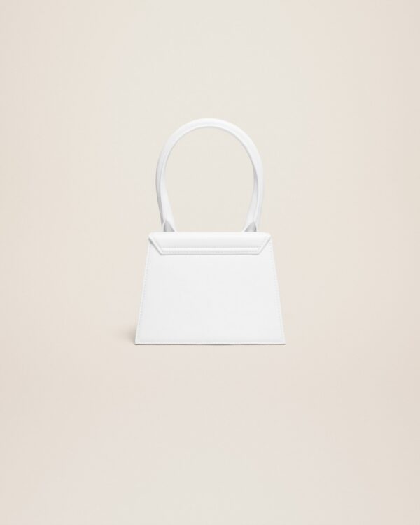 23E213BA002-3000-100_12.jpg Jacquemus Le Chiquito moyen Leather handbag.