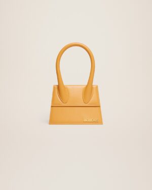 23E213BA002-3060-290_1_main.jpg Jacquemus Le Chiquito moyen Signature handbag.