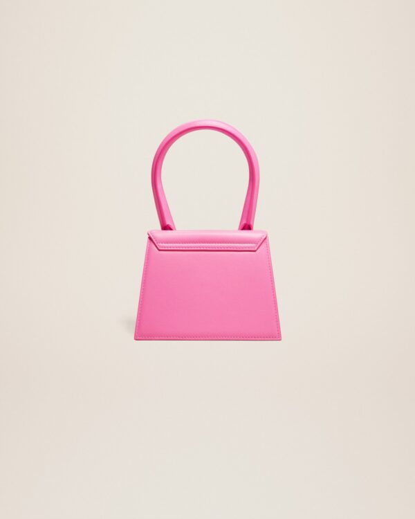 23E213BA002-3060-430_12.jpg Jacquemus Le Chiquito moyen Signature handbag.